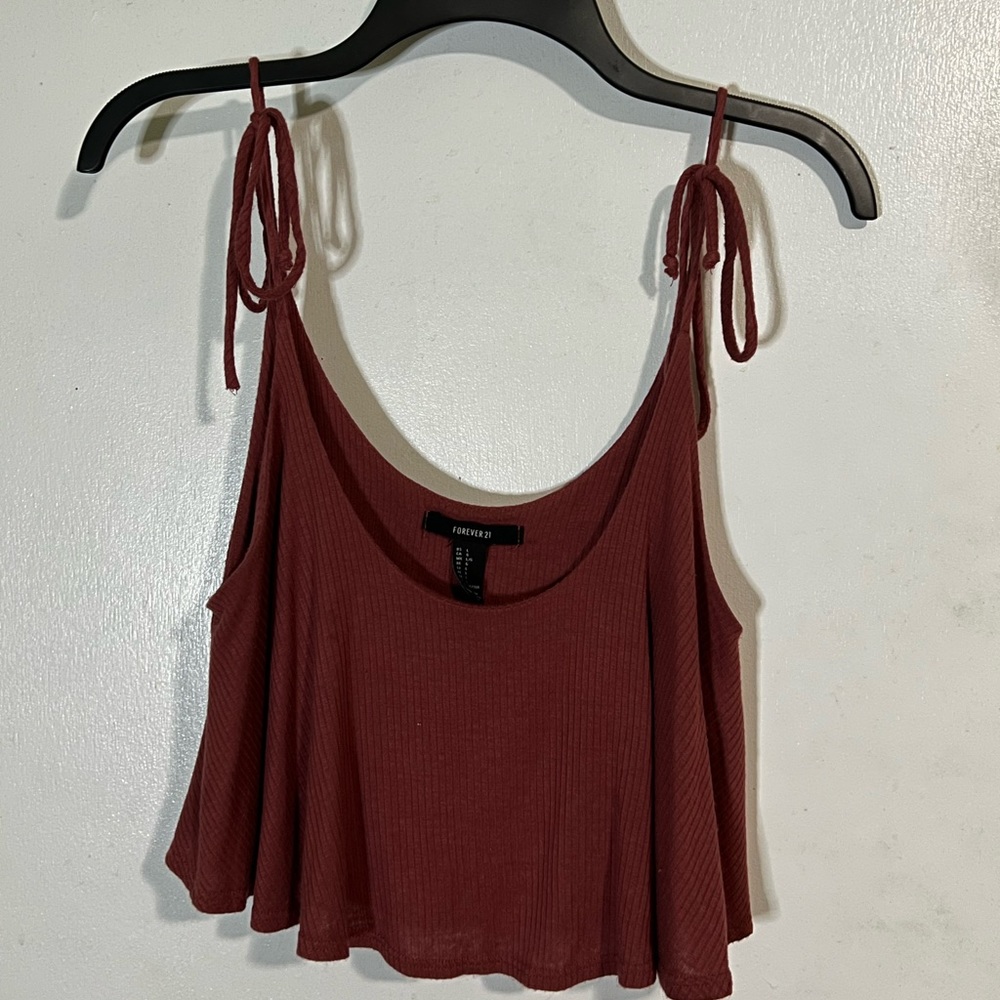 Forever 21 two layered crop top in copper(?)/ brown/red color. Adjustable straps